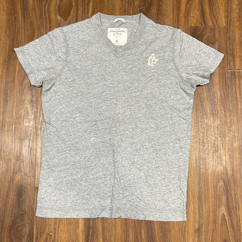 Very Sharp v neck Ambercrombie &fitch !
